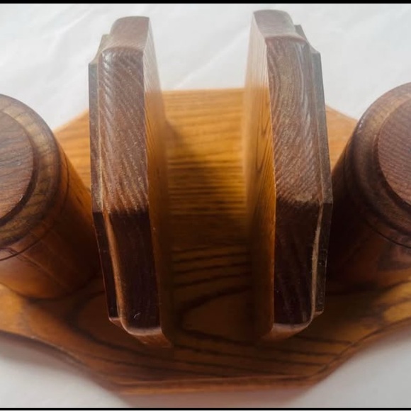 Cornwall’s Wooden Salt and Pepper Shaker Set - Picture 3 of 4